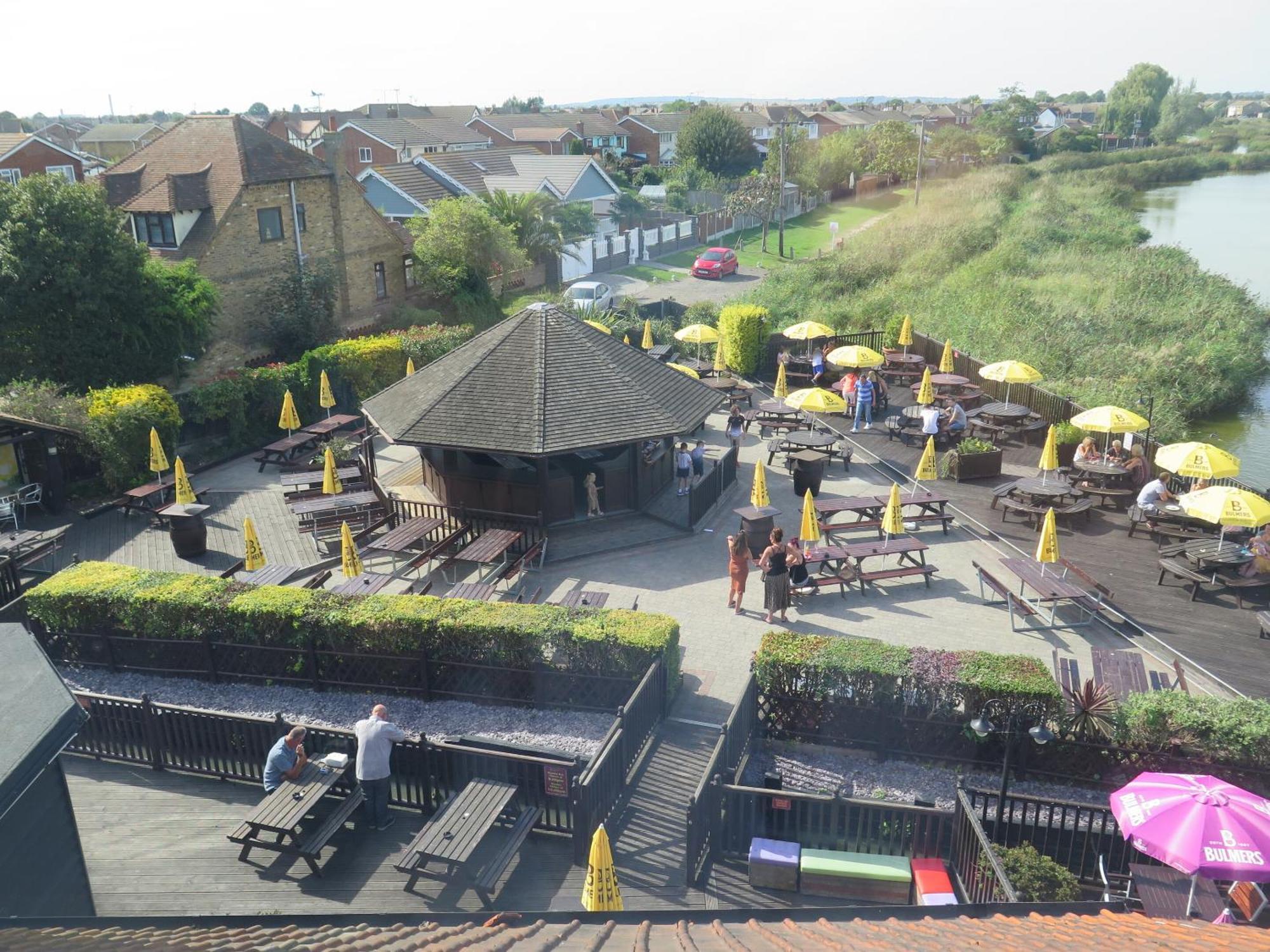 โรงแรมออยสเตอร์ ฟลีท Canvey Island ภายนอก รูปภาพ
